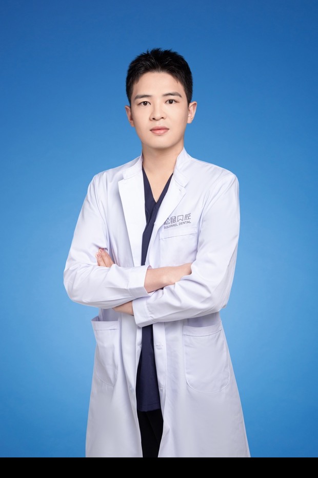 李勇俊医师 昆明松鼠口腔口腔全科