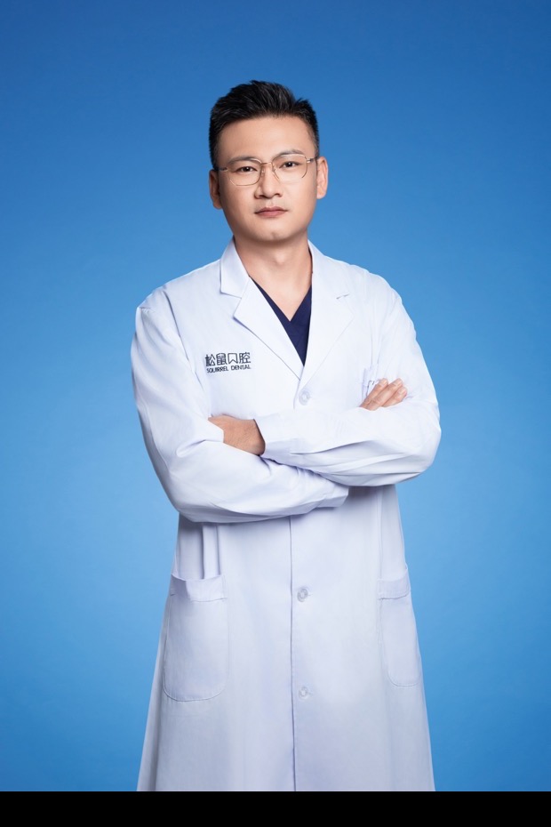 周剑医师 昆明松鼠口腔种植修复